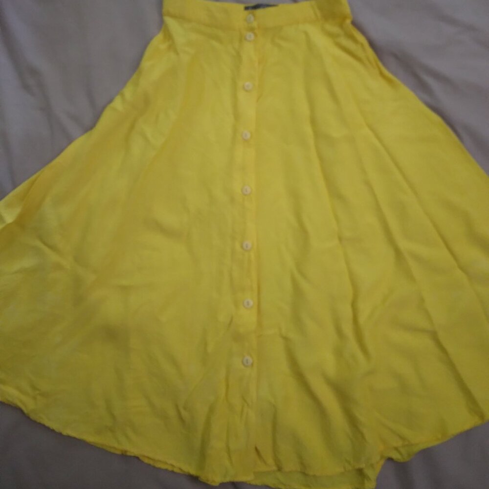 Yellow button up billowy swing skirt